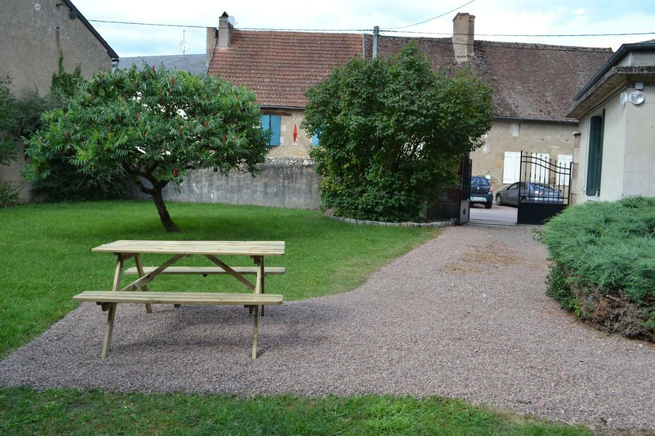 Appartement Passe Partout Lucenay-l'Eveque Buitenkant foto